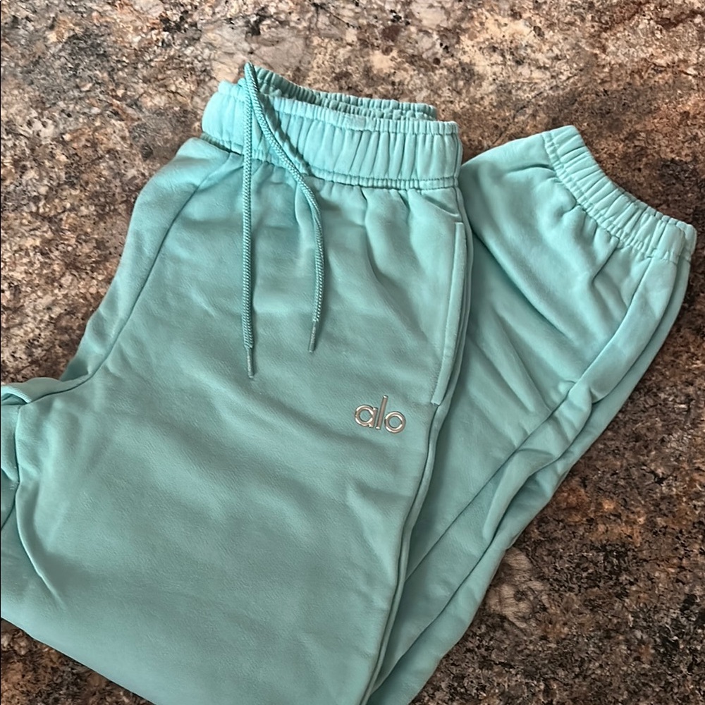 ALO Yoga Light Blue Accolade Sweatpants